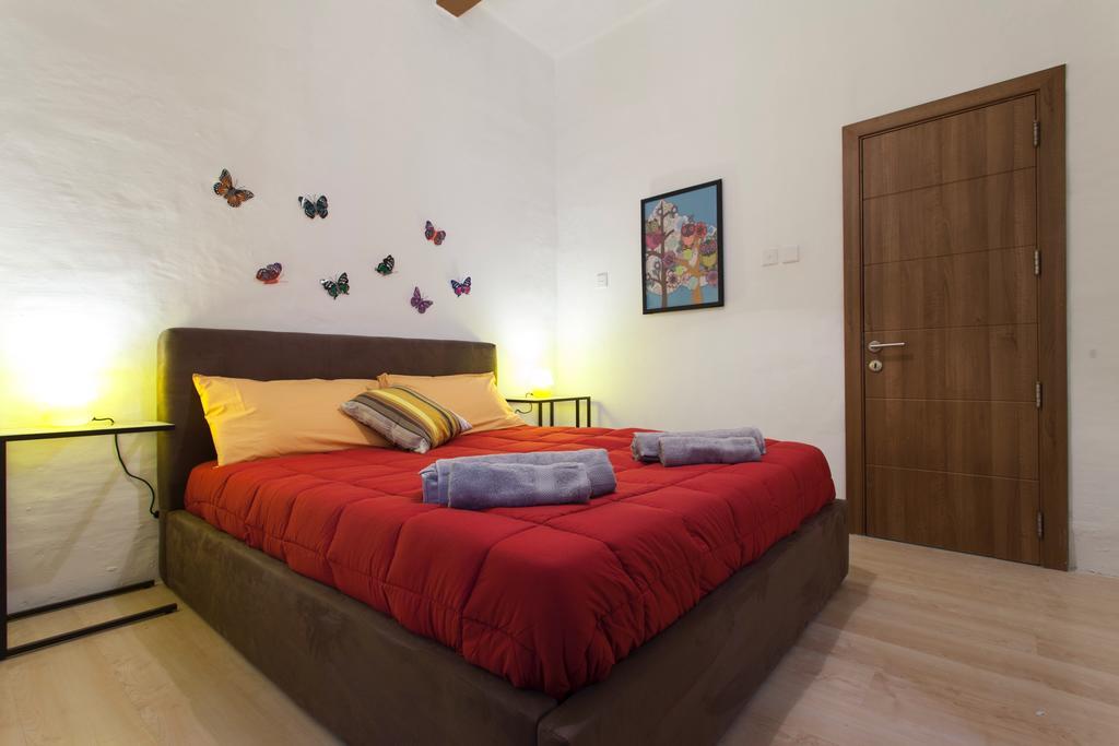 Your Apartment Флоріана Екстер'єр фото