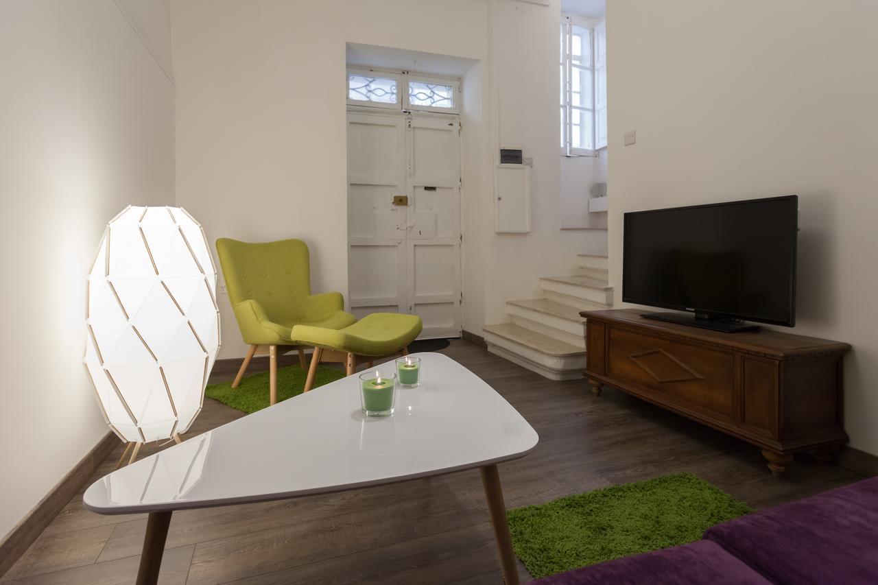 Your Apartment Флоріана Екстер'єр фото